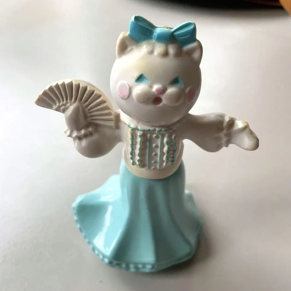 Avon Other Cat Dancing Avon Sweet Honesty Cologne Blue White